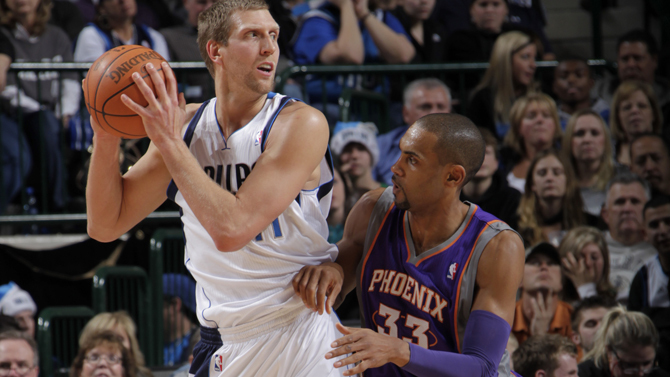 在球场上展 在球场上展